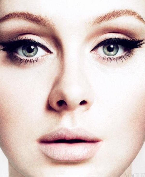 Aprender a combinar los diferentes tipos de delineador para el maquillaje perfecto